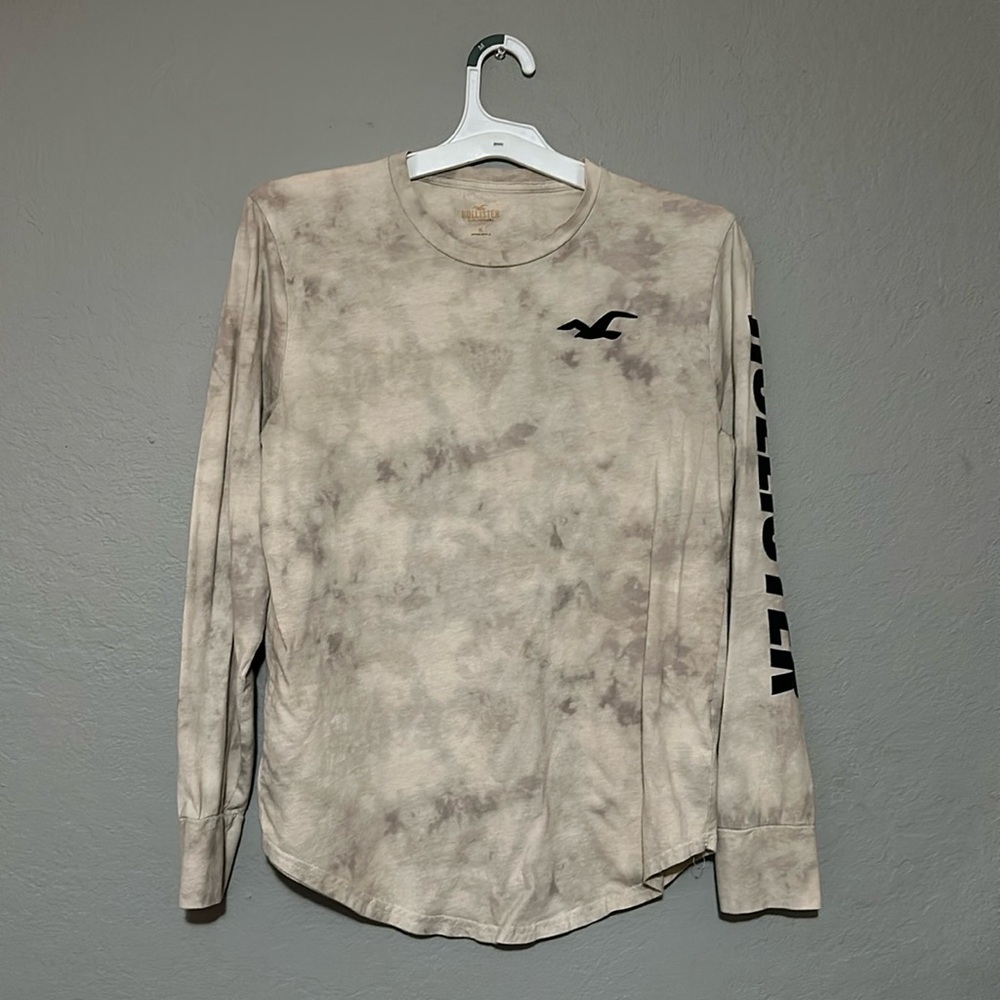 Hollister medium long sleeve shirt
